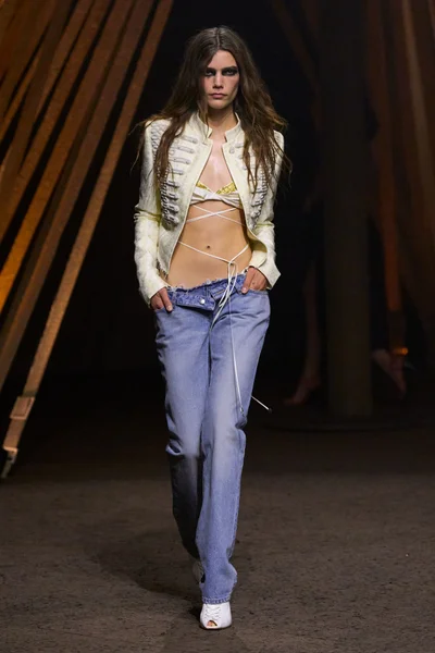 Look 12
